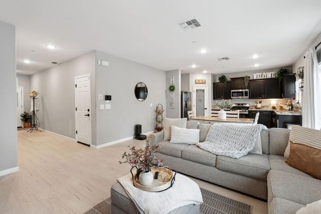 1710 Crossbow Ln, Stockton, CA 95206