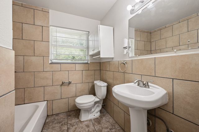 5213 Santa Rosa Drive, Haltom City, TX 76117