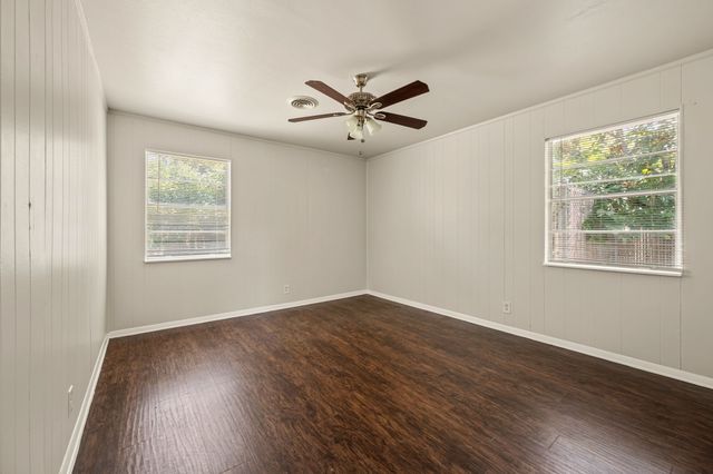 5213 Santa Rosa Drive, Haltom City, TX 76117