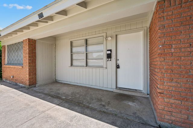 5213 Santa Rosa Drive, Haltom City, TX 76117