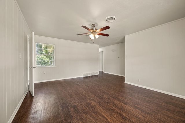 5213 Santa Rosa Drive, Haltom City, TX 76117
