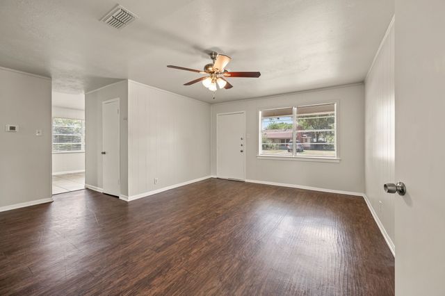 5213 Santa Rosa Drive, Haltom City, TX 76117
