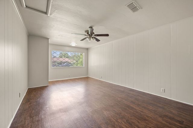 5213 Santa Rosa Drive, Haltom City, TX 76117