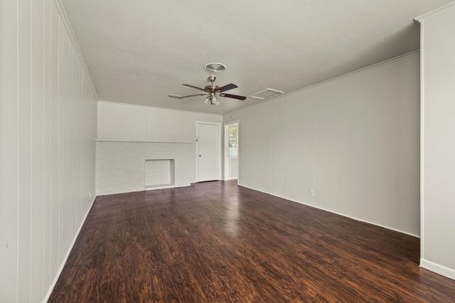 5213 Santa Rosa Drive, Haltom City, TX 76117