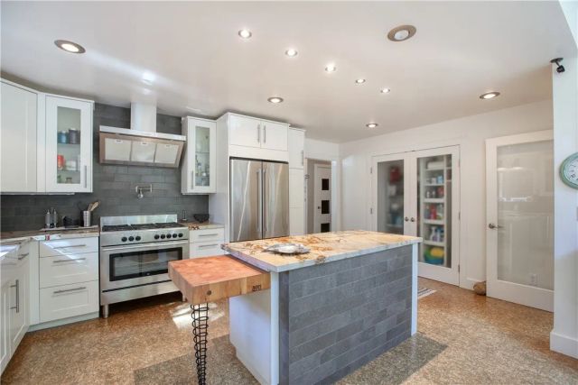 1884 Tully Place, Cambria, CA 93428