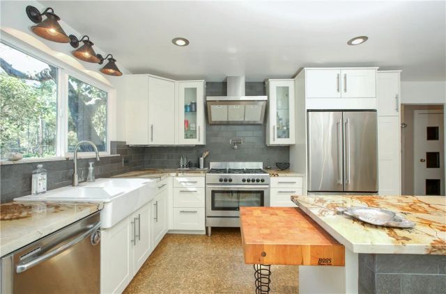 1884 Tully Place, Cambria, CA 93428