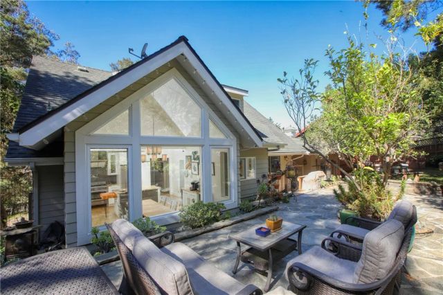 1884 Tully Place, Cambria, CA 93428