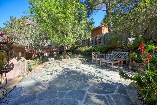 1884 Tully Place, Cambria, CA 93428