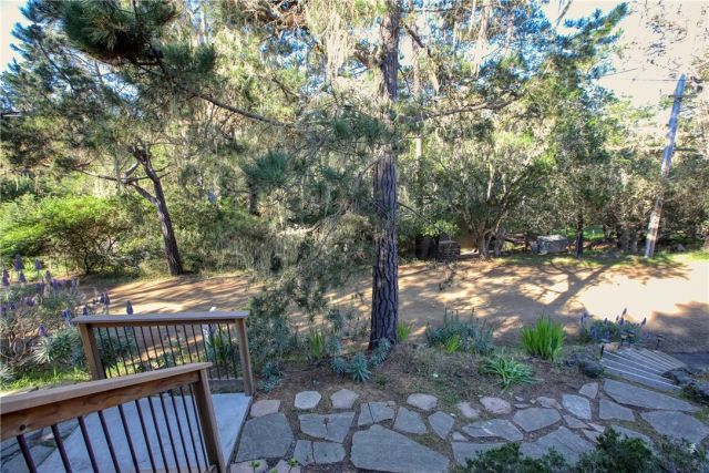 1884 Tully Place, Cambria, CA 93428