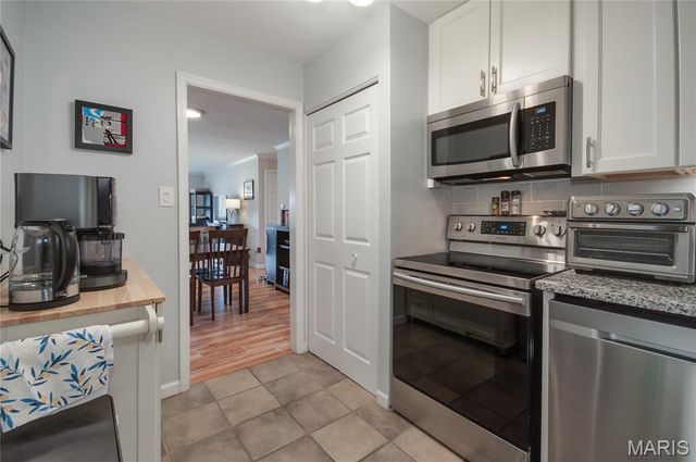 8631 Old Bonhomme Road 2C, University City, MO 63132