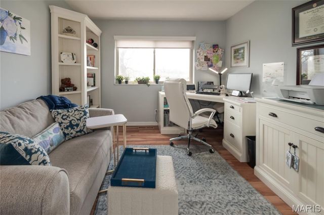 8631 Old Bonhomme Road 2C, University City, MO 63132