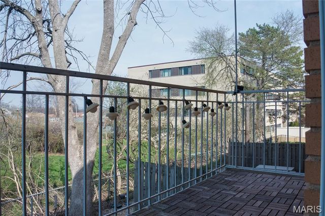 8631 Old Bonhomme Road 2C, University City, MO 63132