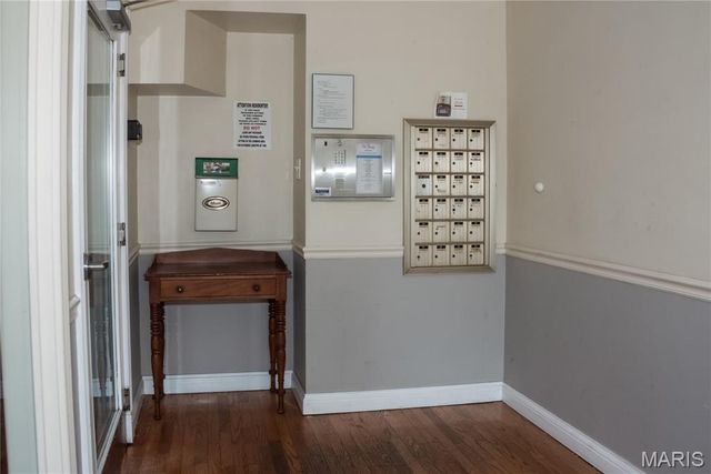 8631 Old Bonhomme Road 2C, University City, MO 63132