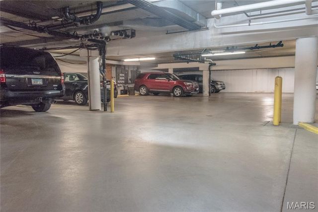 8631 Old Bonhomme Road 2C, University City, MO 63132