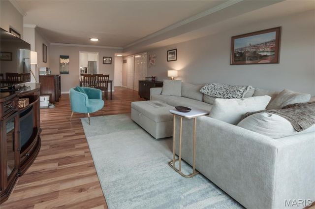 8631 Old Bonhomme Road 2C, University City, MO 63132