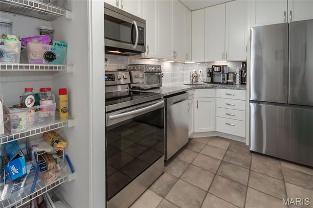 8631 Old Bonhomme Road 2C, University City, MO 63132