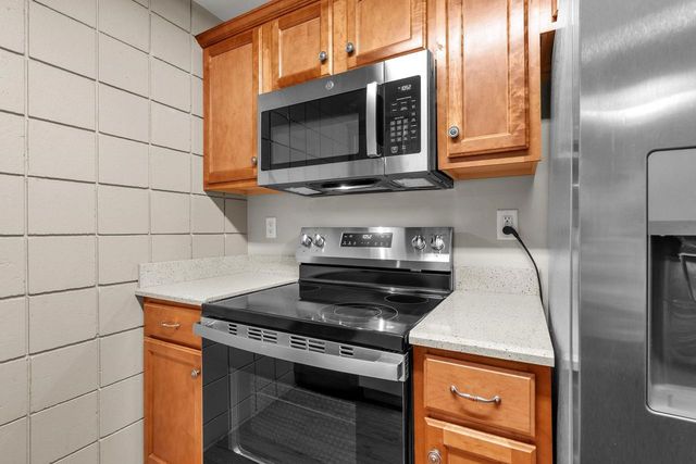 400 N RICHMOND STREET, Appleton, WI 54911