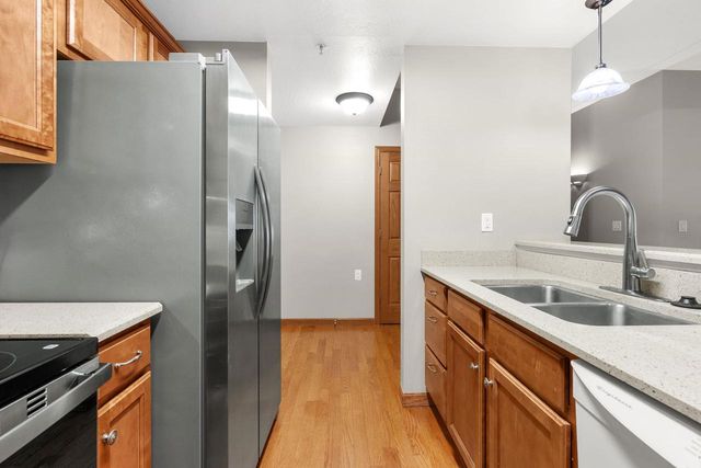 400 N RICHMOND STREET, Appleton, WI 54911
