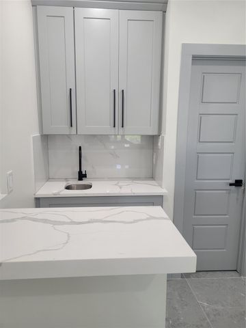 5807 Doulton Drive, Houston, TX 77033