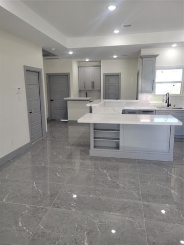 5807 Doulton Drive, Houston, TX 77033