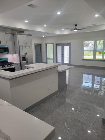 5807 Doulton Drive, Houston, TX 77033