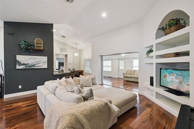 9805 SPRING LAKE DRIVE, Clermont, FL 34711