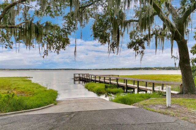 9805 SPRING LAKE DRIVE, Clermont, FL 34711