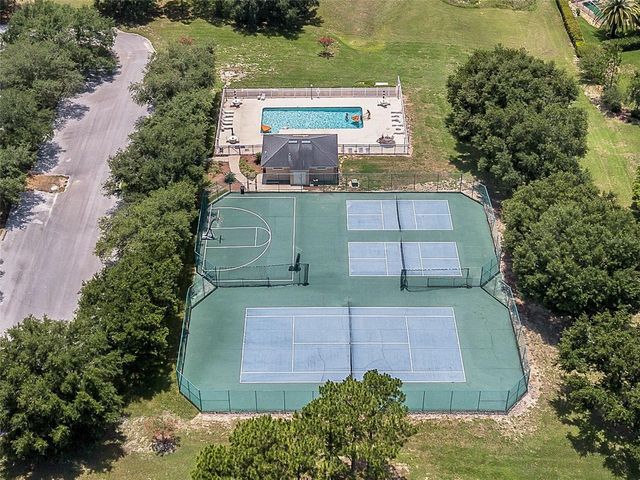 9805 SPRING LAKE DRIVE, Clermont, FL 34711