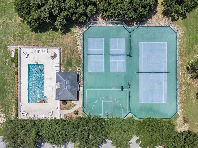 9805 SPRING LAKE DRIVE, Clermont, FL 34711