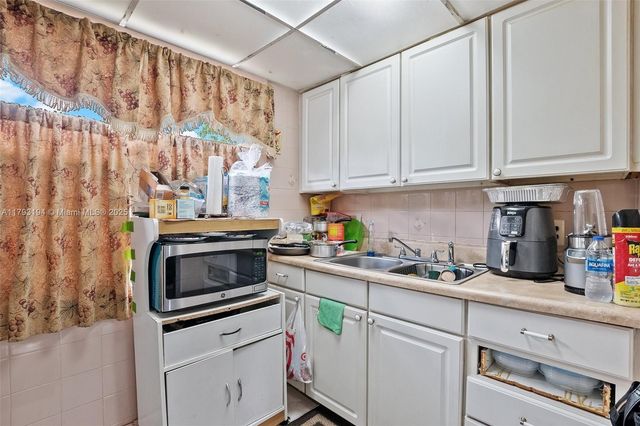 2870 NW 169th Ter, Miami Gardens, FL 33056