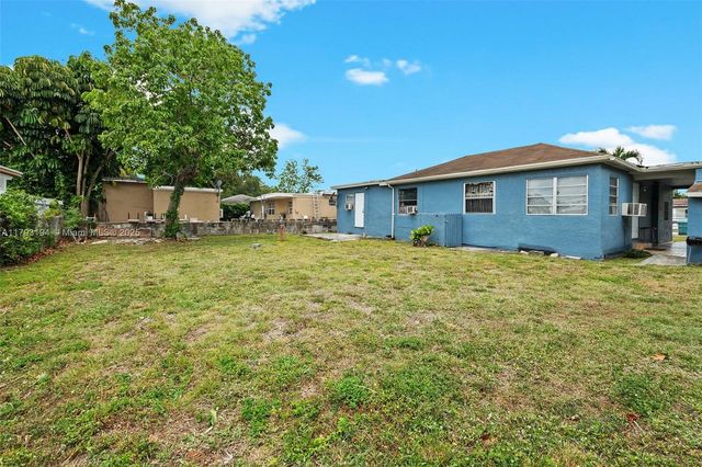2870 NW 169th Ter, Miami Gardens, FL 33056