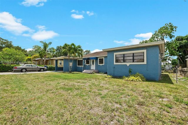 2870 NW 169th Ter, Miami Gardens, FL 33056