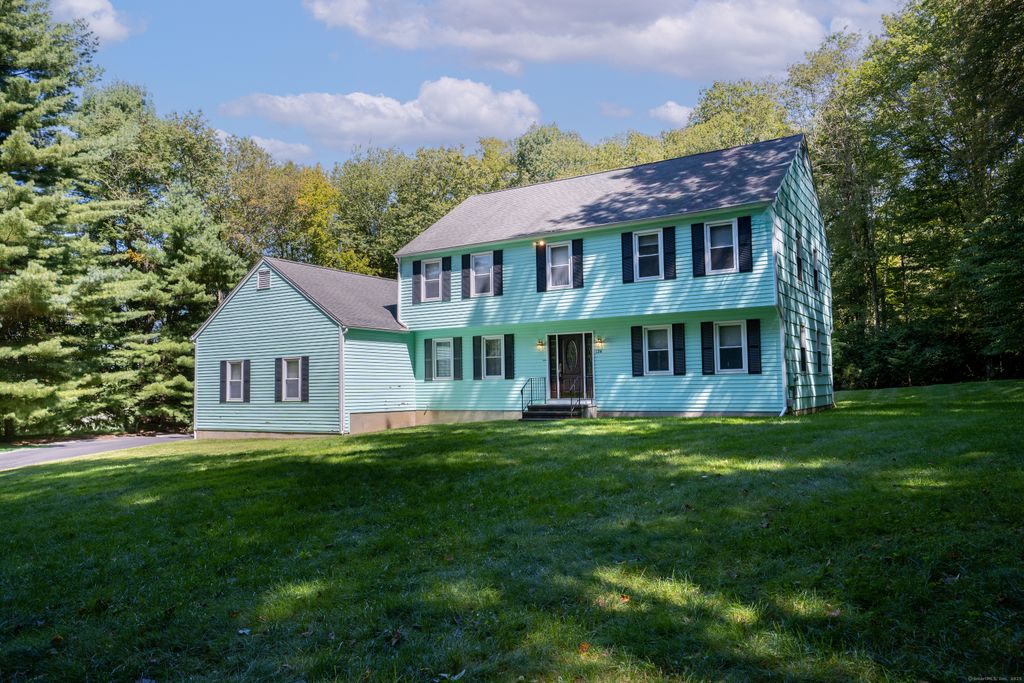 124 Bagburn Road, Monroe, CT 06468