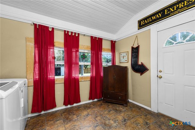 409 W Clark Street, Bartlett, TX 76511