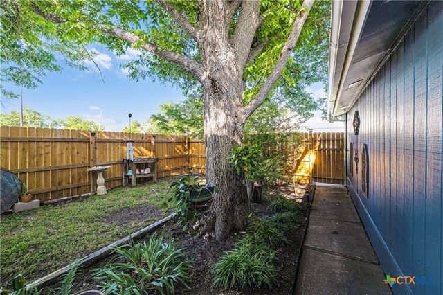 409 W Clark Street, Bartlett, TX 76511