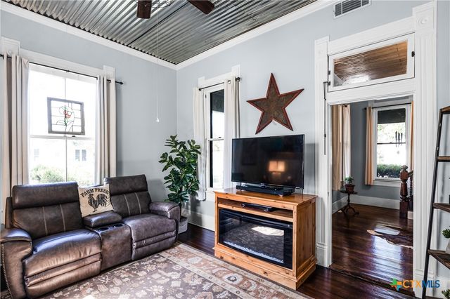 409 W Clark Street, Bartlett, TX 76511