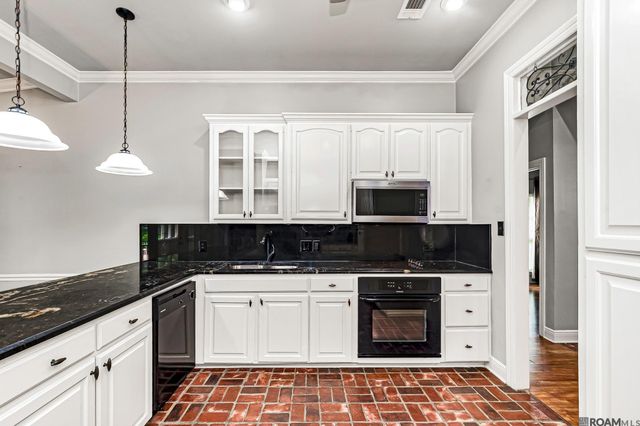 8360 Bastille St, Denham Springs, LA 70726