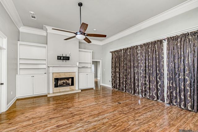 8360 Bastille St, Denham Springs, LA 70726