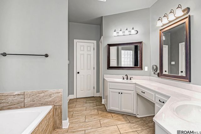8360 Bastille St, Denham Springs, LA 70726