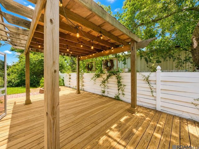 8360 Bastille St, Denham Springs, LA 70726
