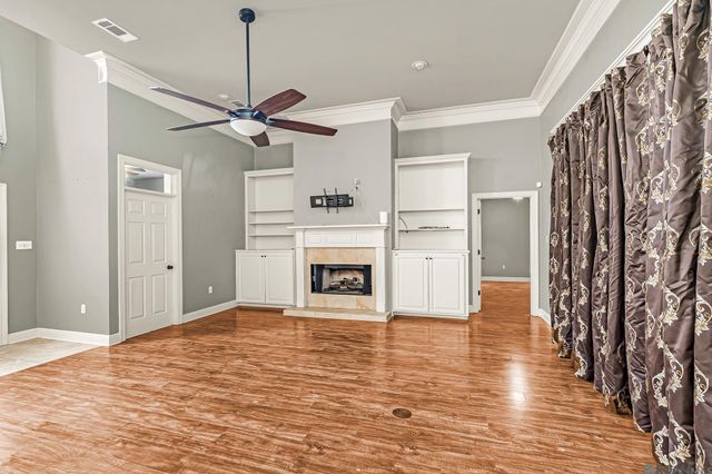 8360 Bastille St, Denham Springs, LA 70726