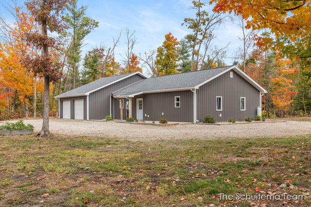 8232 Holton Road, Holton, MI 49425