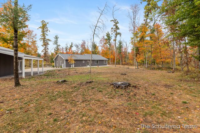 8232 Holton Road, Holton, MI 49425