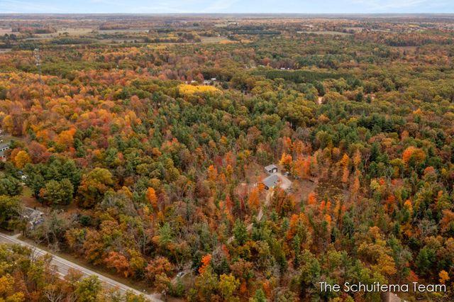 8232 Holton Road, Holton, MI 49425