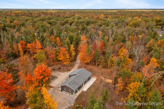 8232 Holton Road, Holton, MI 49425