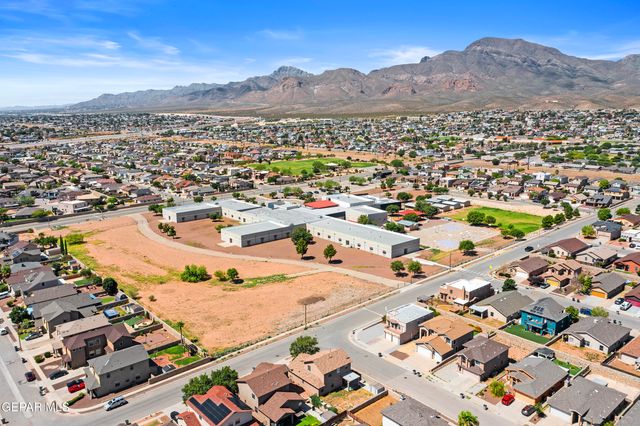 11365 W RANCH Court, El Paso, TX 79934