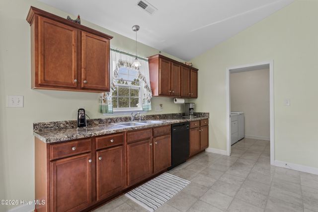 321 Basil Court, Hubert, NC 28539