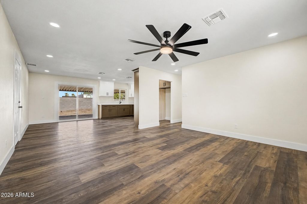 7750 W CLARENDON Avenue, Phoenix, AZ 85033 — photo 3