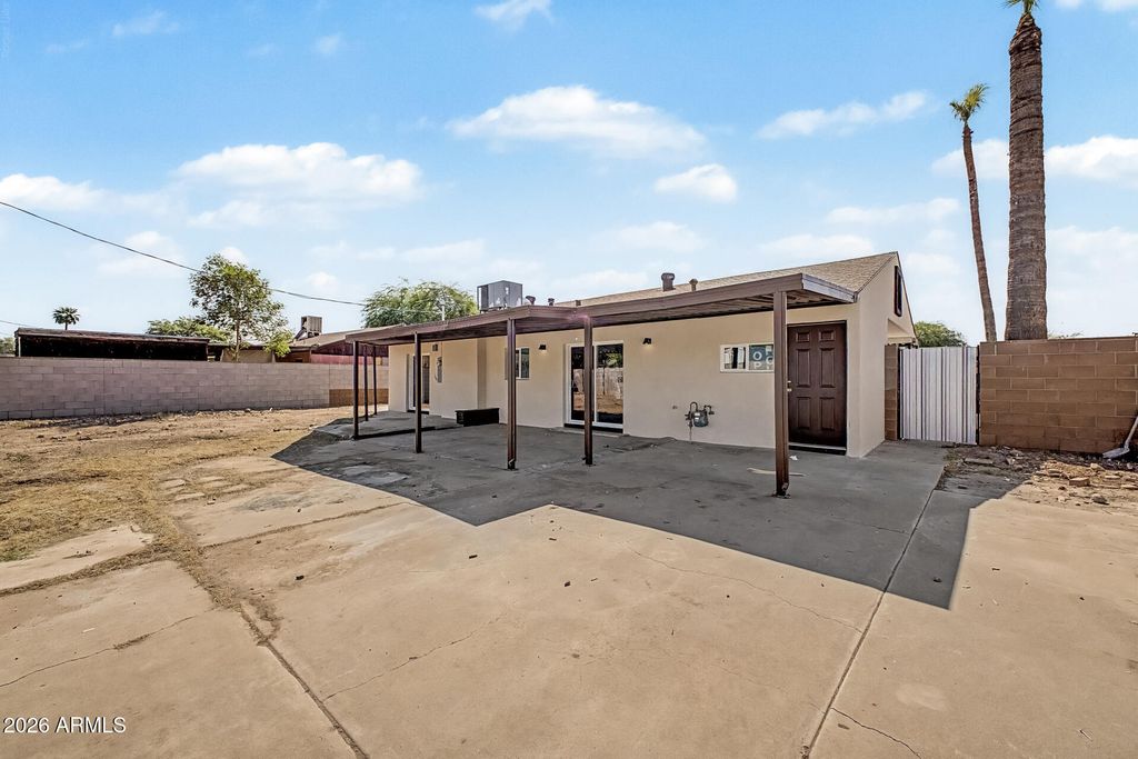 7750 W CLARENDON Avenue, Phoenix, AZ 85033 — photo 5