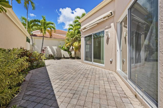 15 Via Carrara, Palm Beach Gardens, FL 33418